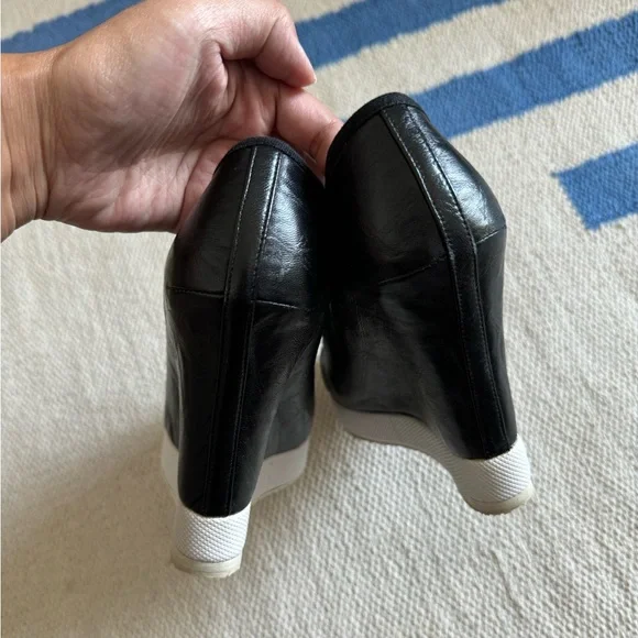 L.A.M.B. embossed logo wedge sneakers - Picture 7 of 7